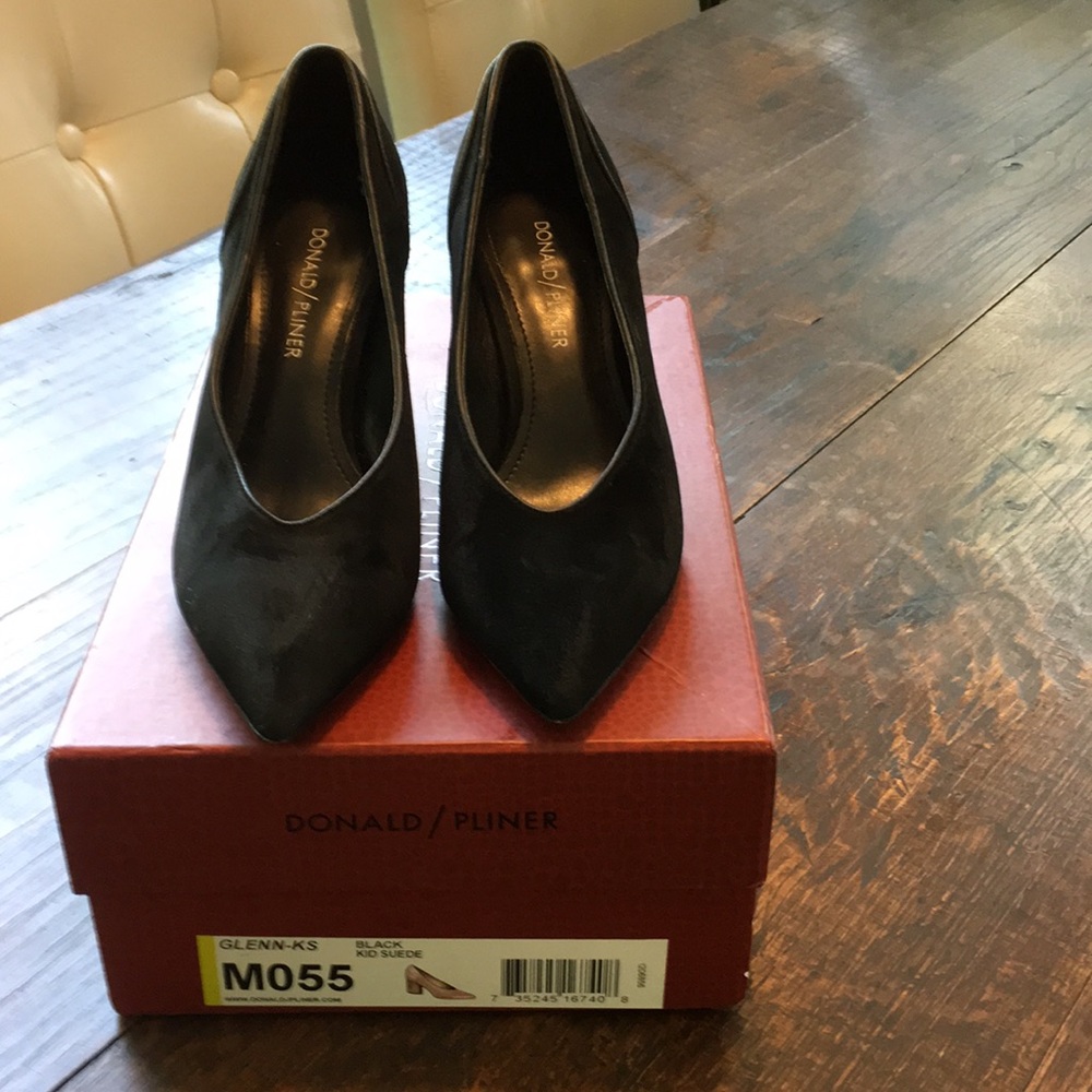 Donald Pliner black suede pumps. 3” block heel